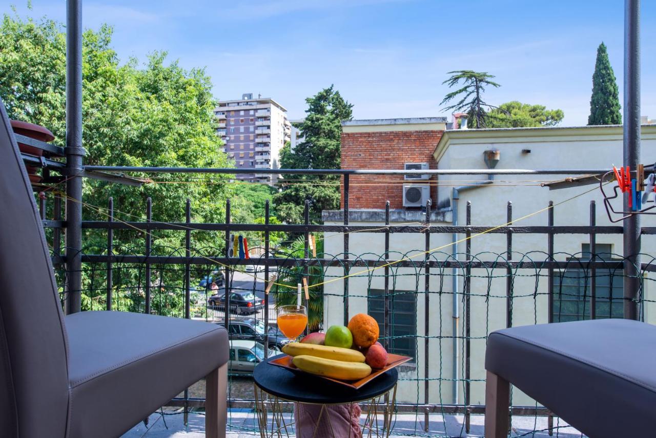 The Grand Mansion Residence On La Guardia Rijeka Dış mekan fotoğraf